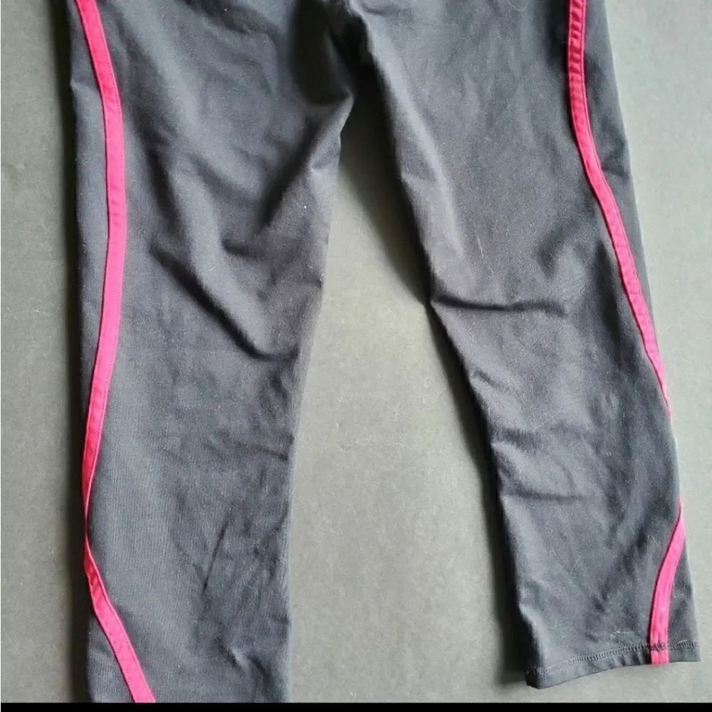 Fabletics Black Capris - Picture 10 of 10